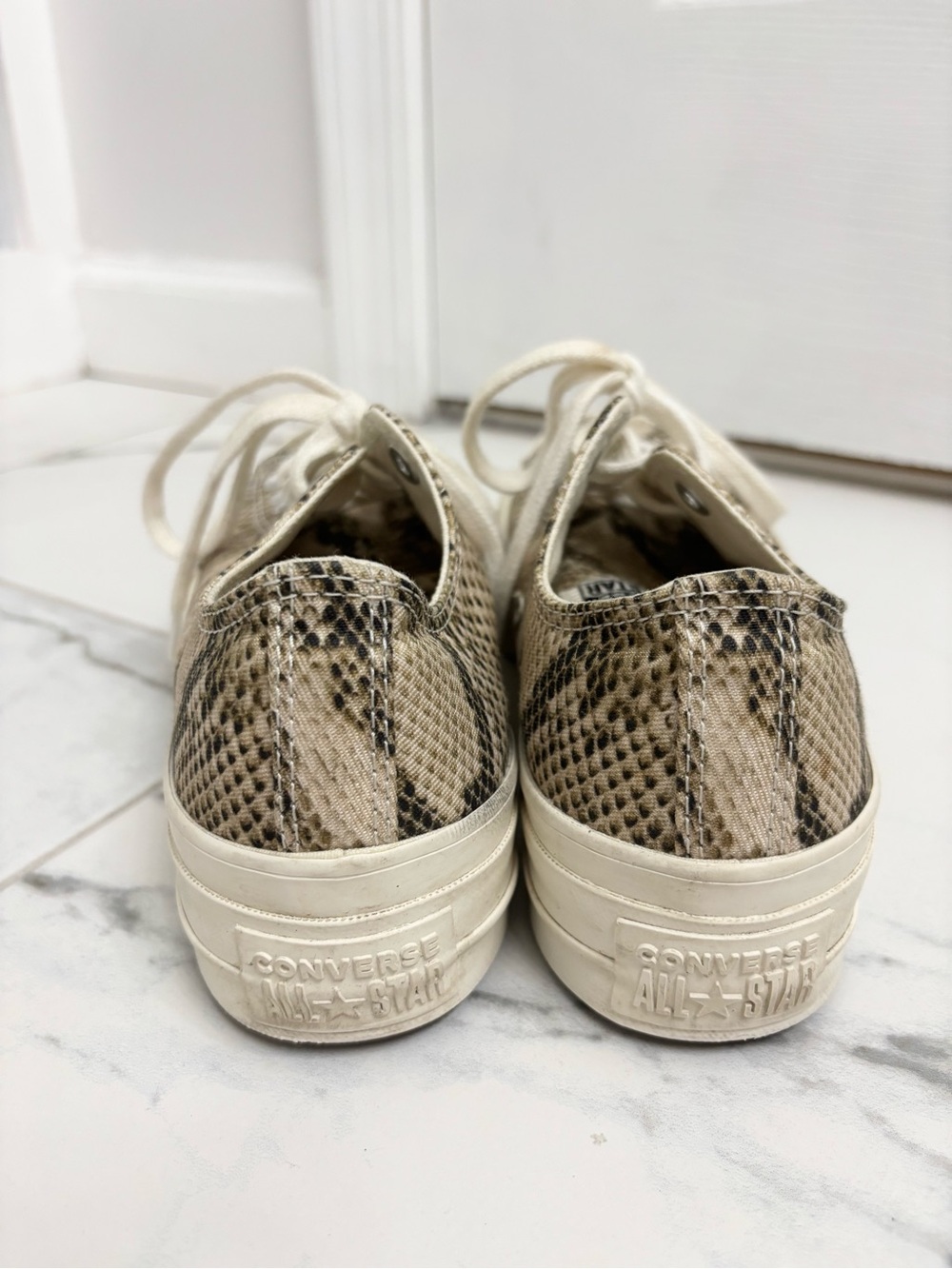 Converse Platform Sneakers Snakeskin Print Womens 7 Tan Cream All Star - Picture 4 of 8